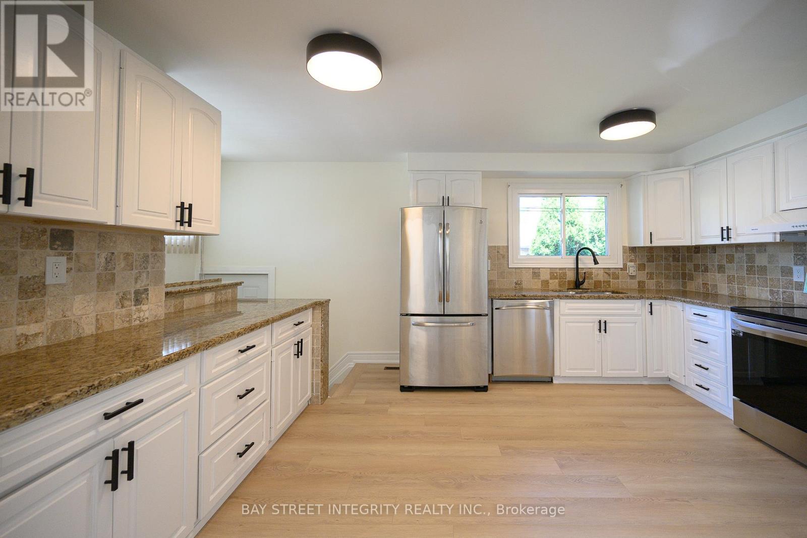 Photo 13 of 106 Beland Avenue N, Hamilton ON