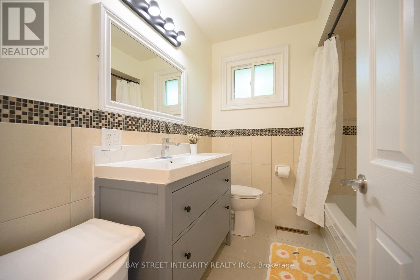 Photo 20 of 106 Beland Avenue N, Hamilton ON
