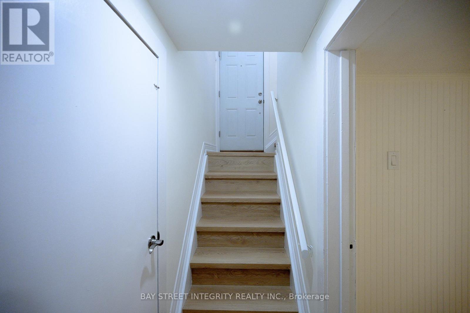 Photo 25 of 106 Beland Avenue N, Hamilton ON