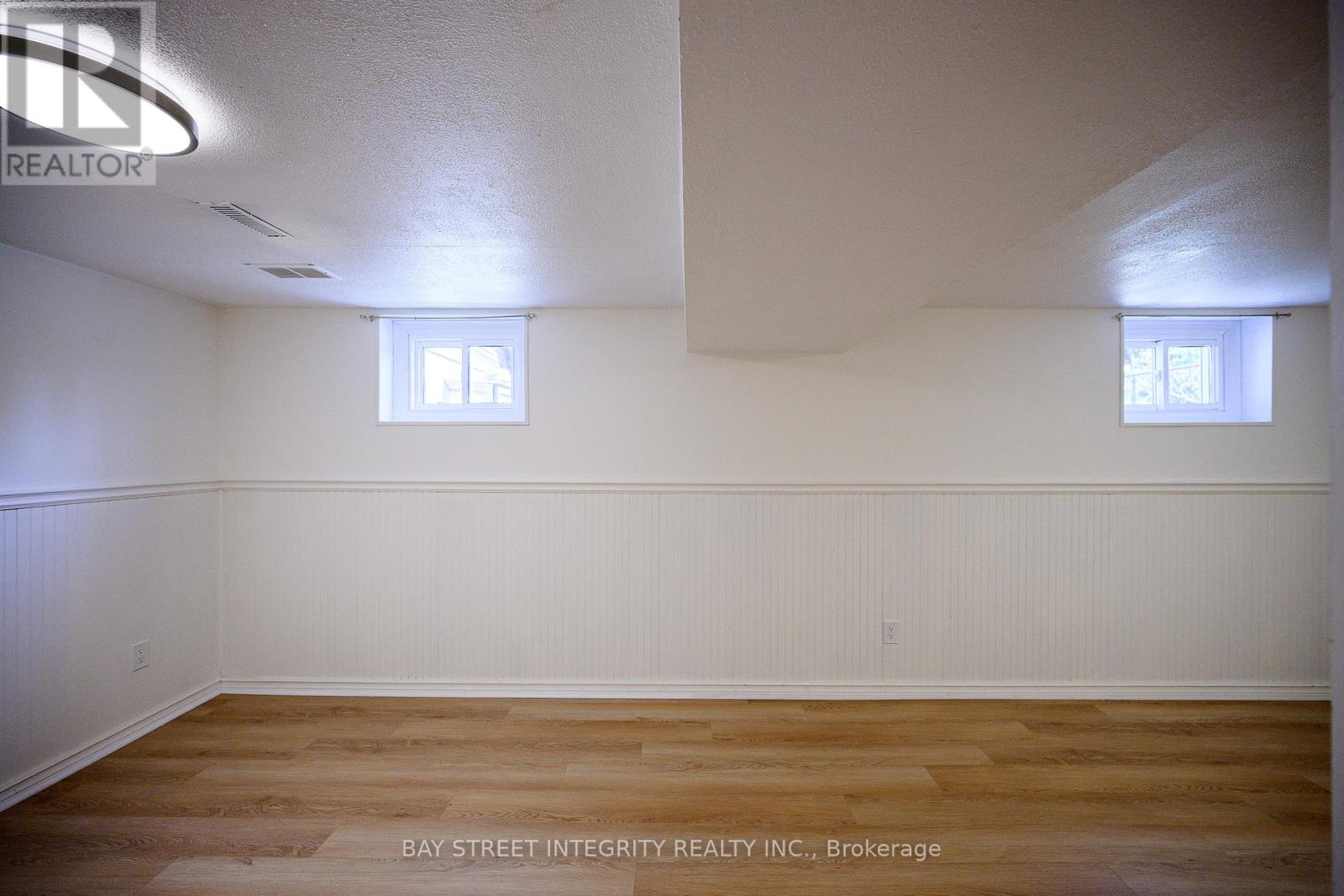 Photo 30 of 106 Beland Avenue N, Hamilton ON
