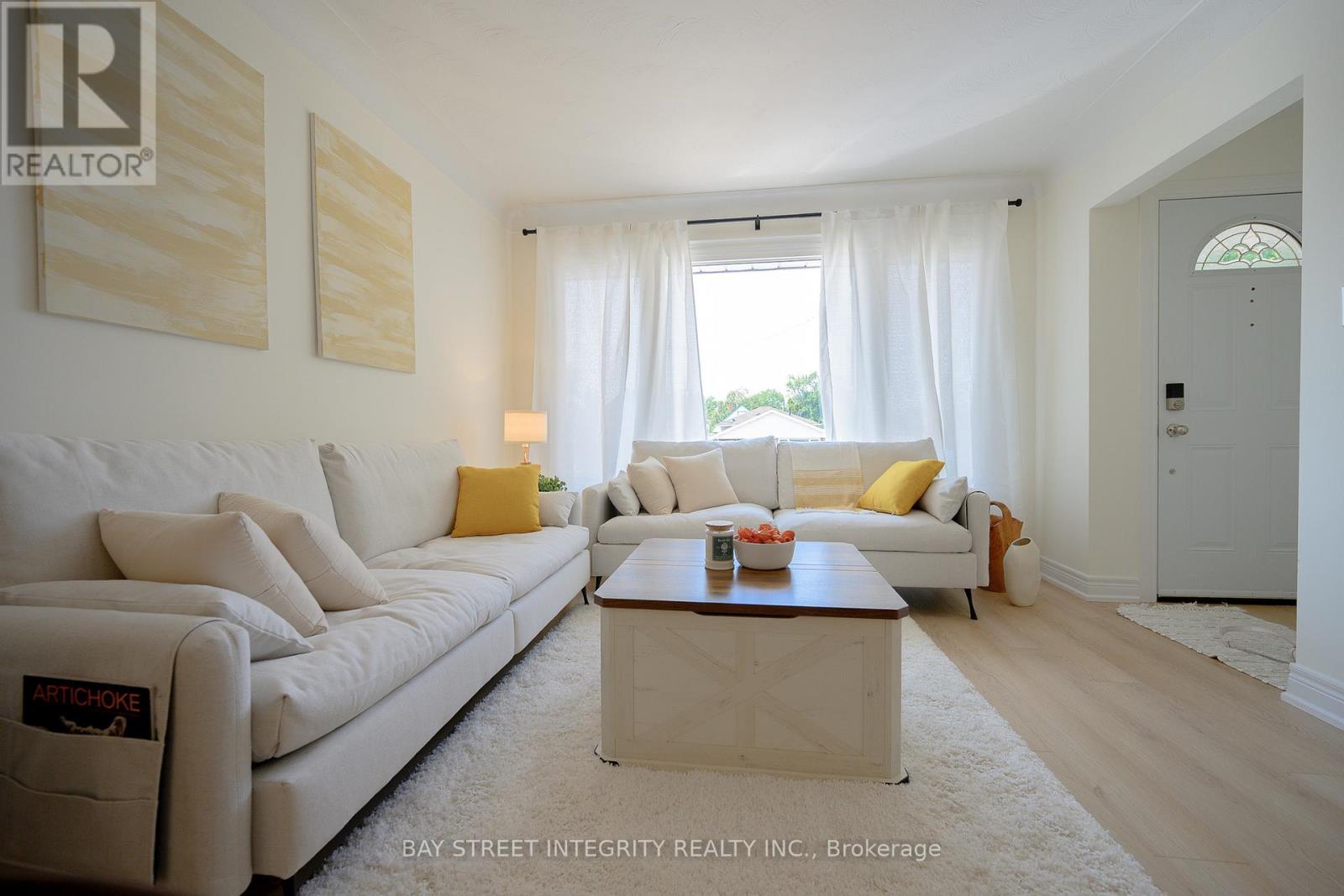 Photo 4 of 106 Beland Avenue N, Hamilton ON