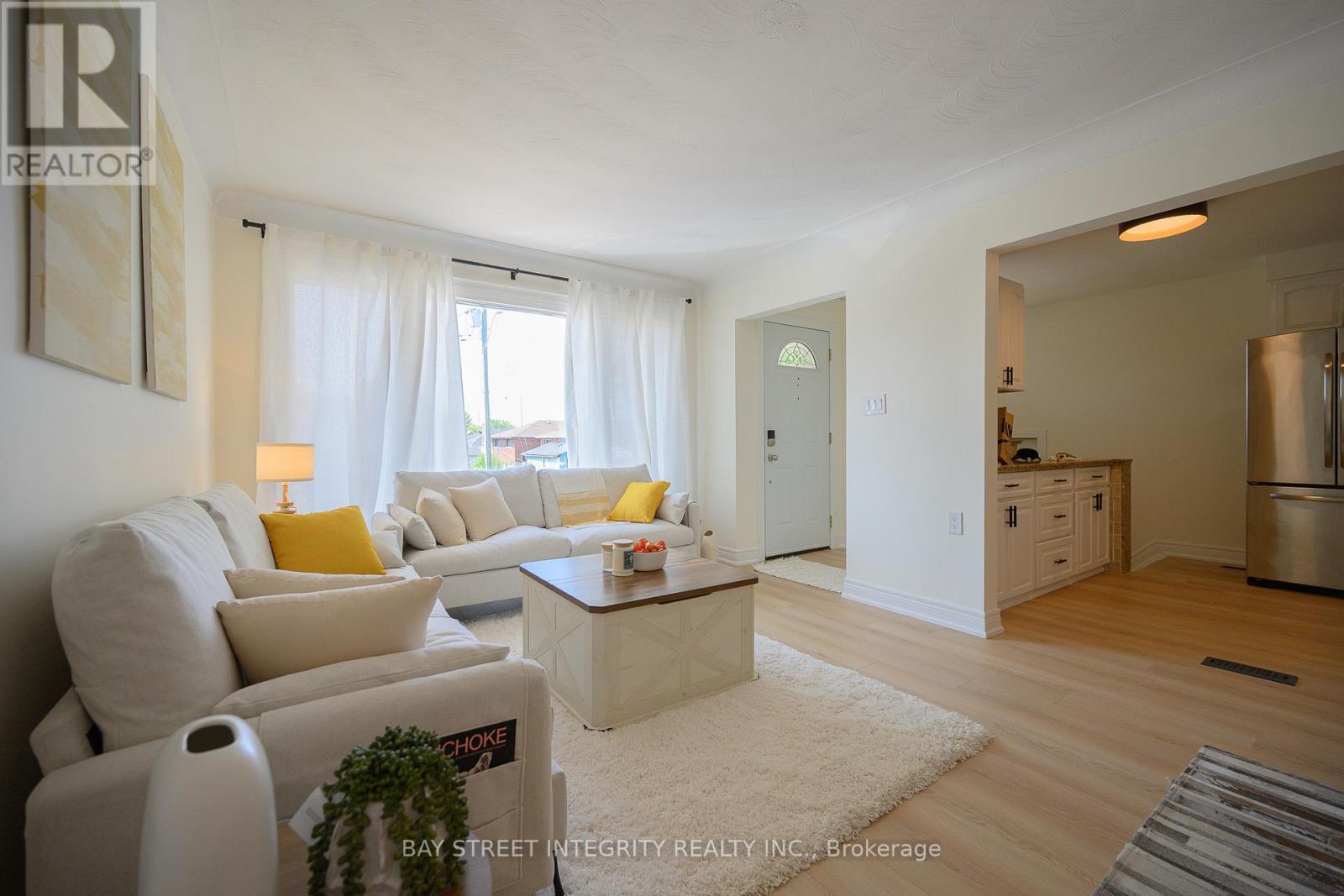 Photo 5 of 106 Beland Avenue N, Hamilton ON