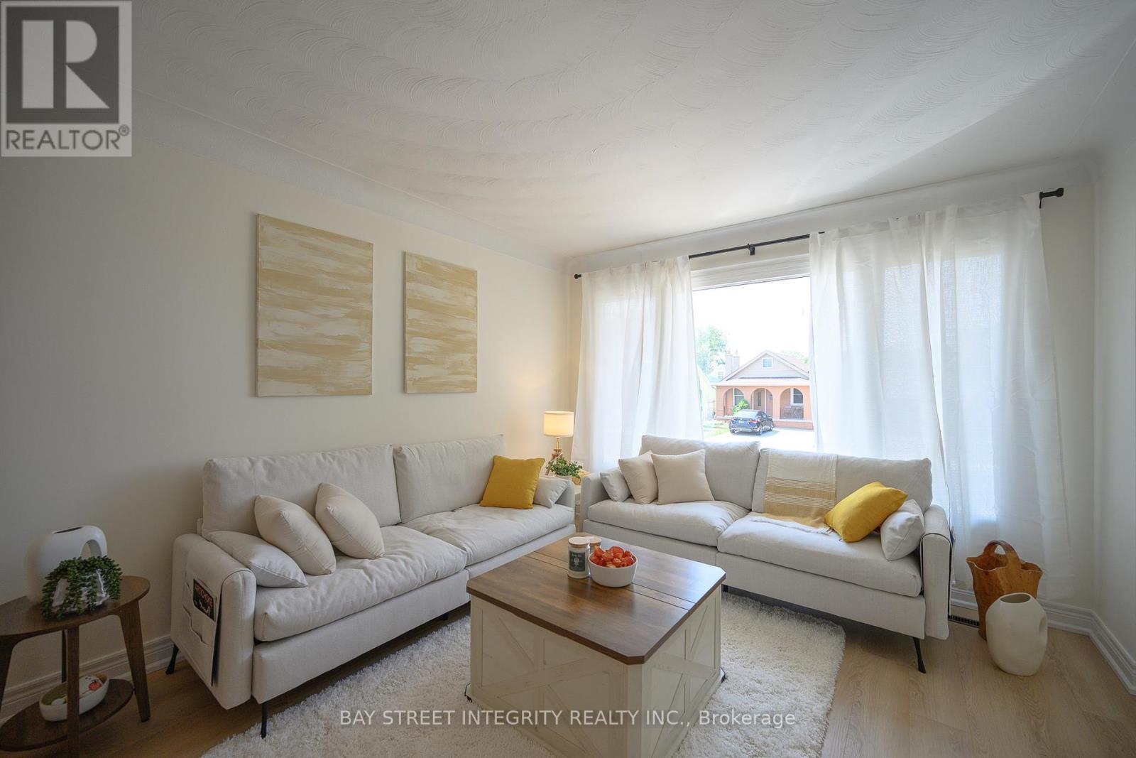 Photo 7 of 106 Beland Avenue N, Hamilton ON