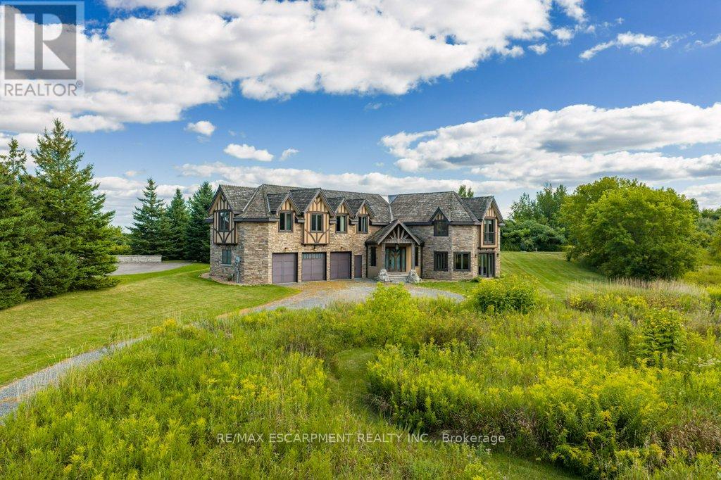Photo 2 of 76 Oak Avenue, Hamilton ON