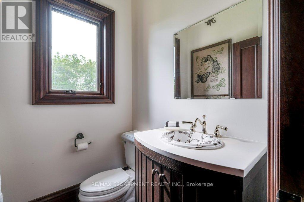 Photo 23 of 76 Oak Avenue, Hamilton ON