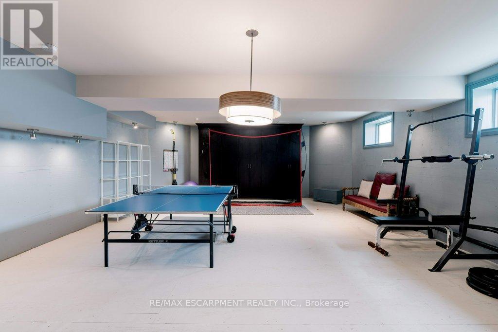 Photo 37 of 76 Oak Avenue, Hamilton ON
