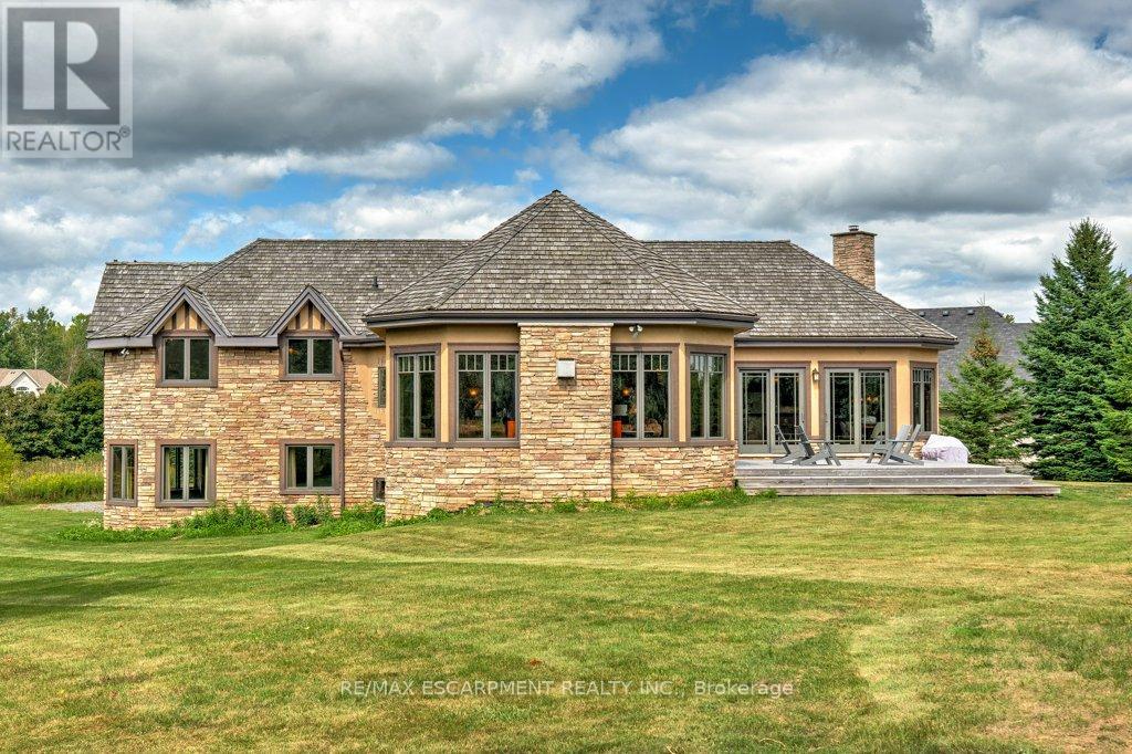 Photo 38 of 76 Oak Avenue, Hamilton ON