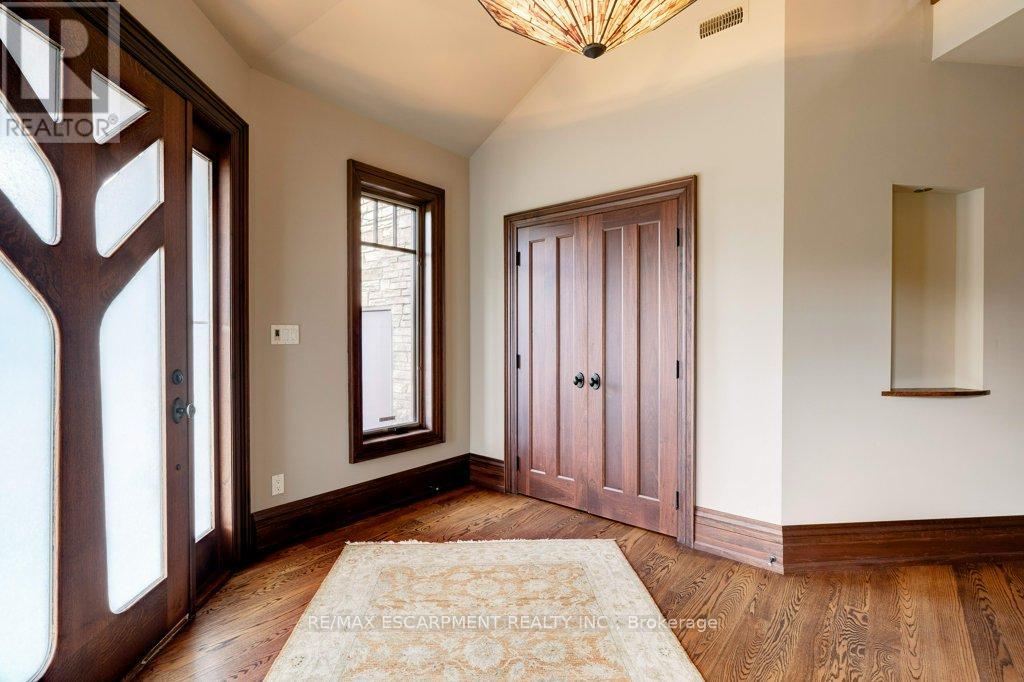 Photo 4 of 76 Oak Avenue, Hamilton ON