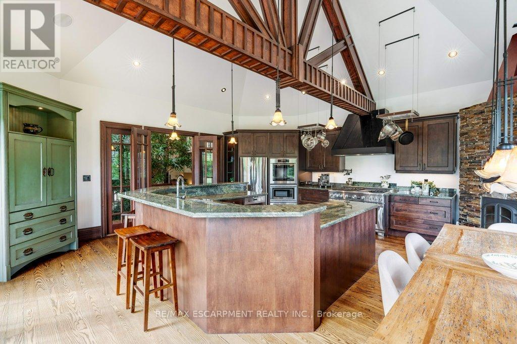 Photo 8 of 76 Oak Avenue, Hamilton ON