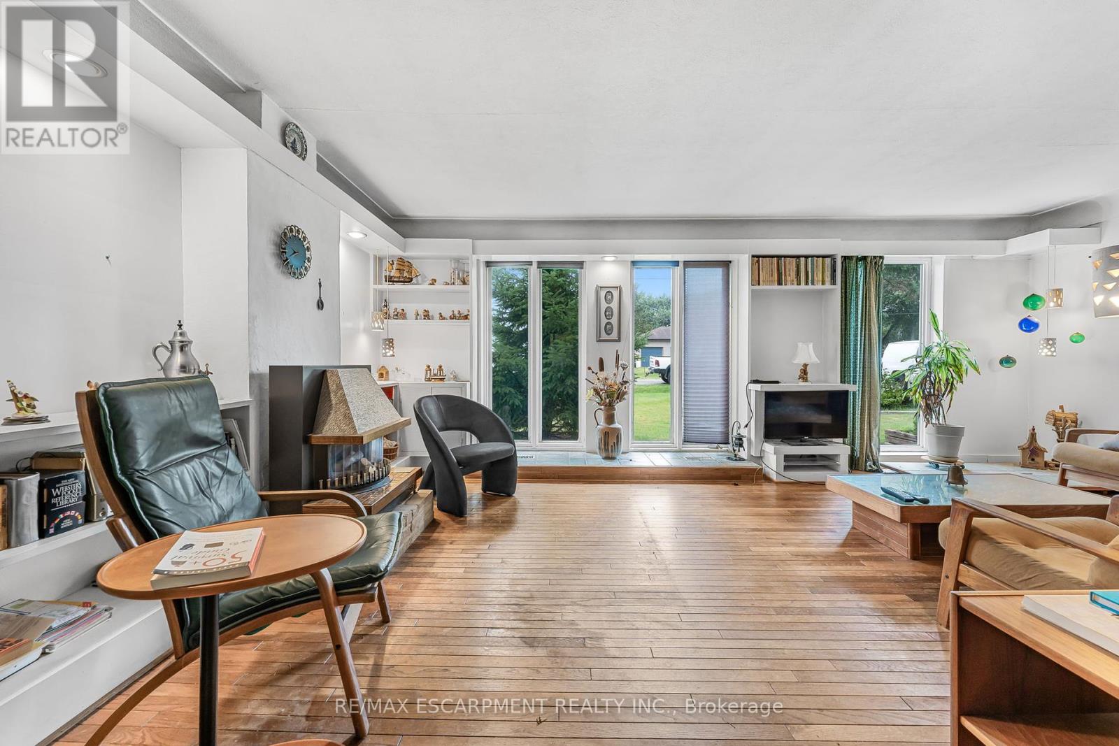 Photo 11 of 614 Golf Club Road, Hamilton ON