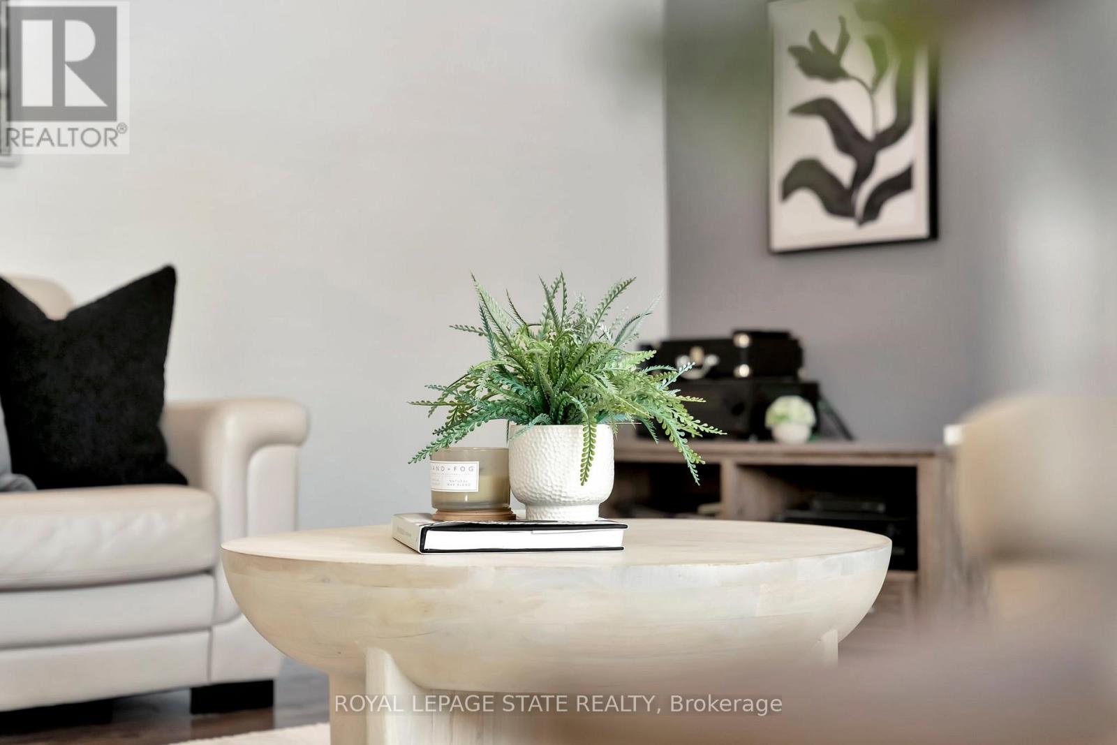 Photo 27 of 7 Bocelli Crescent, Hamilton ON