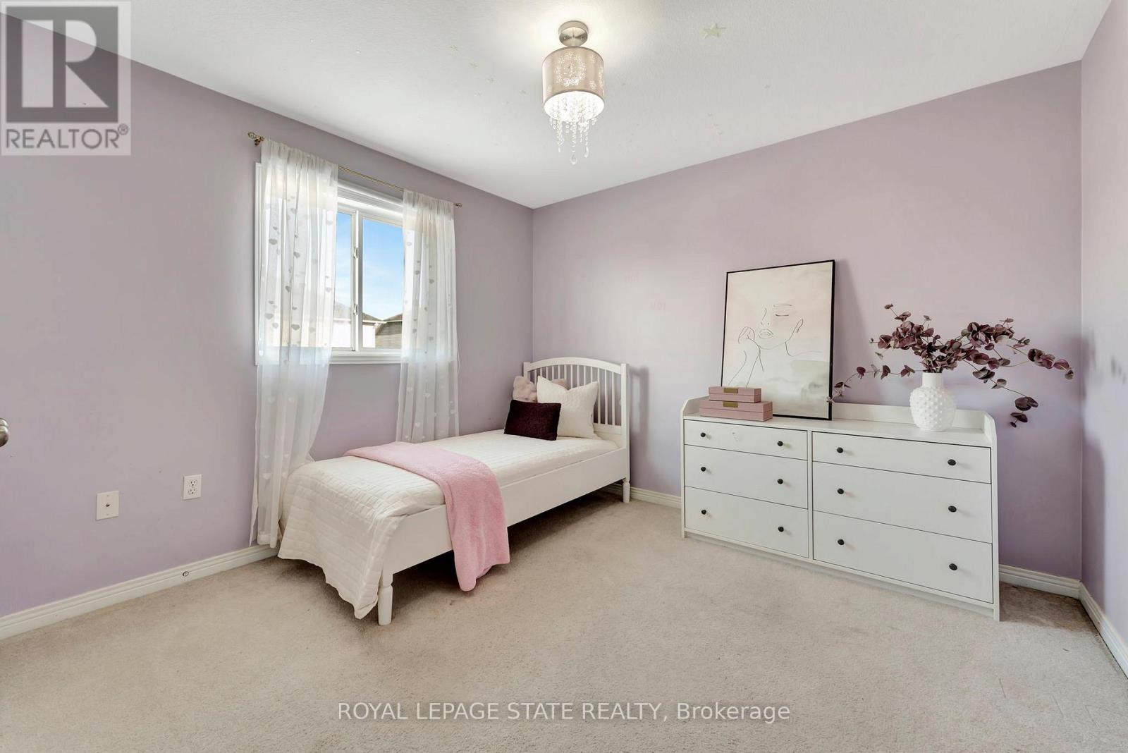Photo 32 of 7 Bocelli Crescent, Hamilton ON