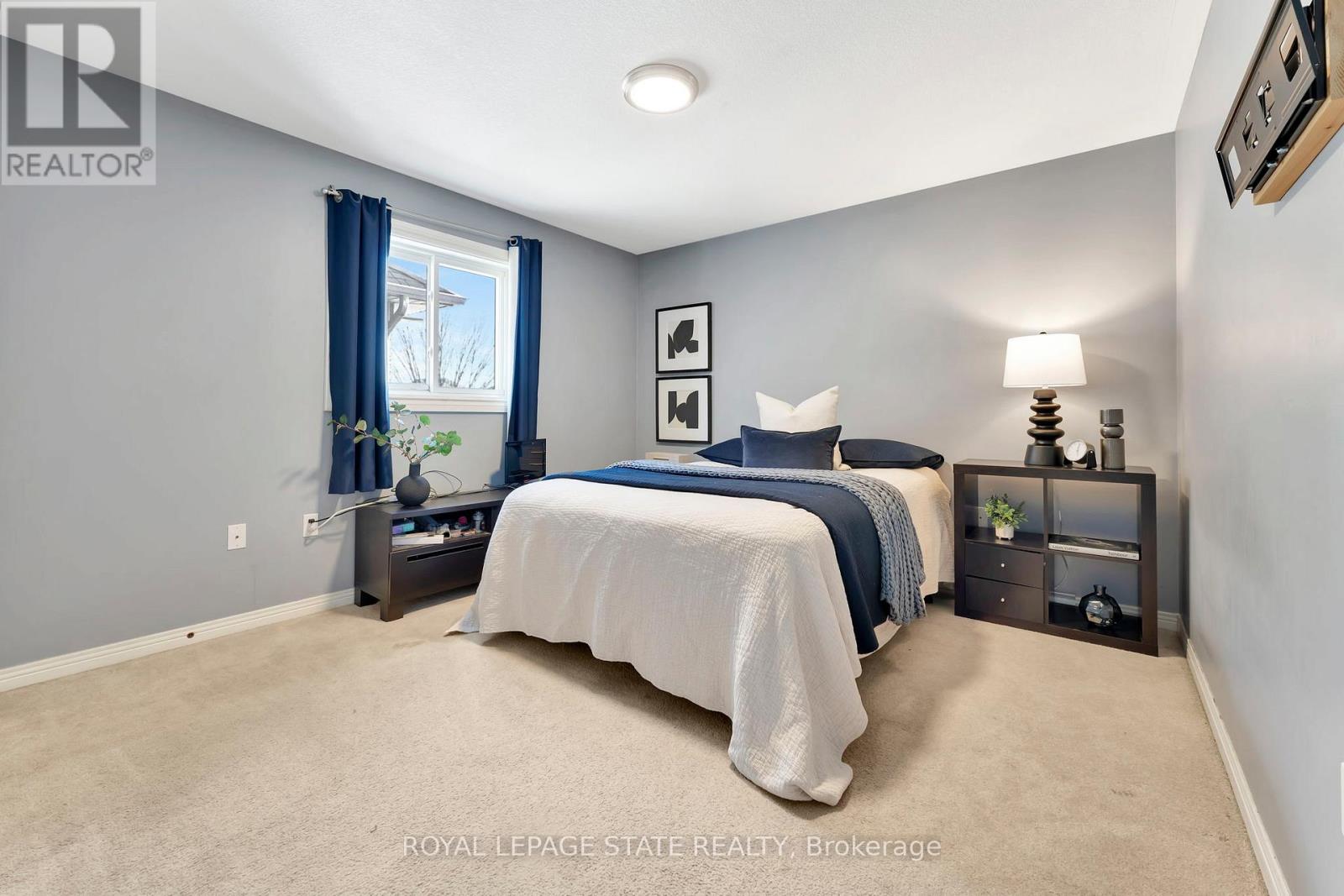 Photo 33 of 7 Bocelli Crescent, Hamilton ON