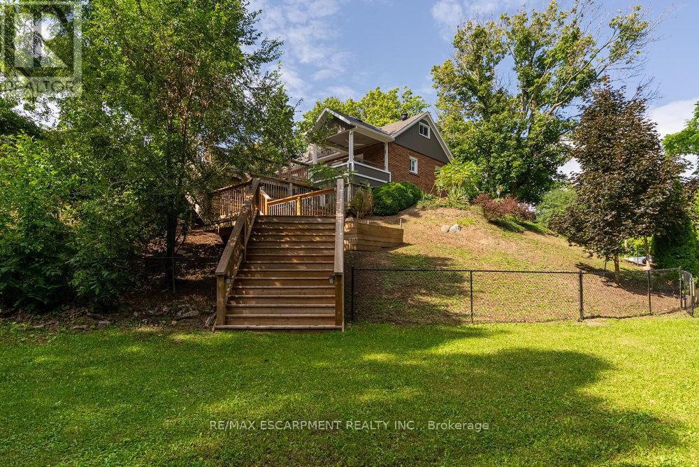 Photo 32 of 5418 King Street, Lincoln ON