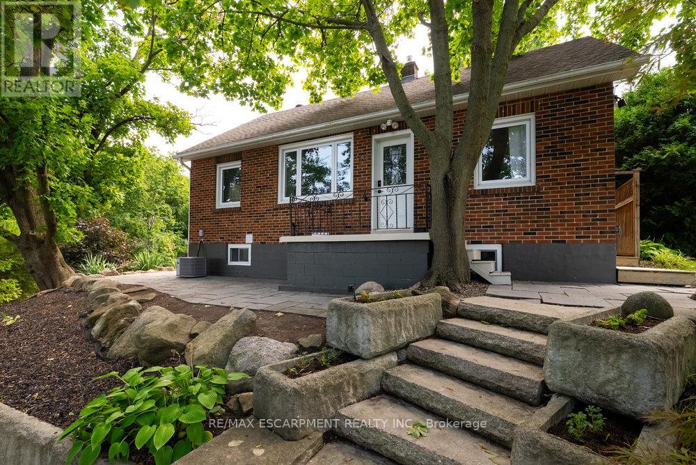 Photo 3 of 5418 King Street, Lincoln ON