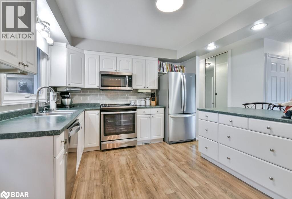 Photo 10 of 80 Cundles Road E, Barrie ON