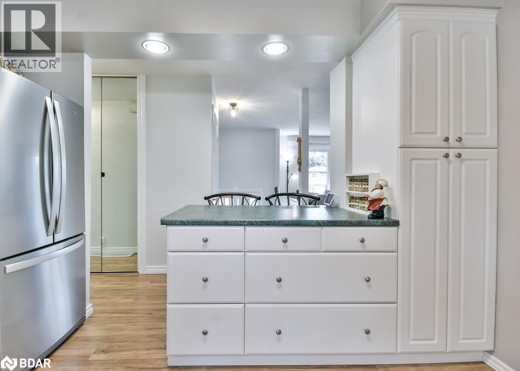 Photo 11 of 80 Cundles Road E, Barrie ON