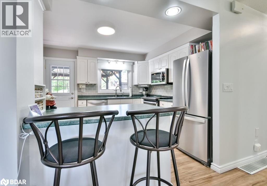 Photo 13 of 80 Cundles Road E, Barrie ON