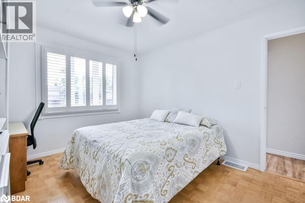 Photo 16 of 80 Cundles Road E, Barrie ON