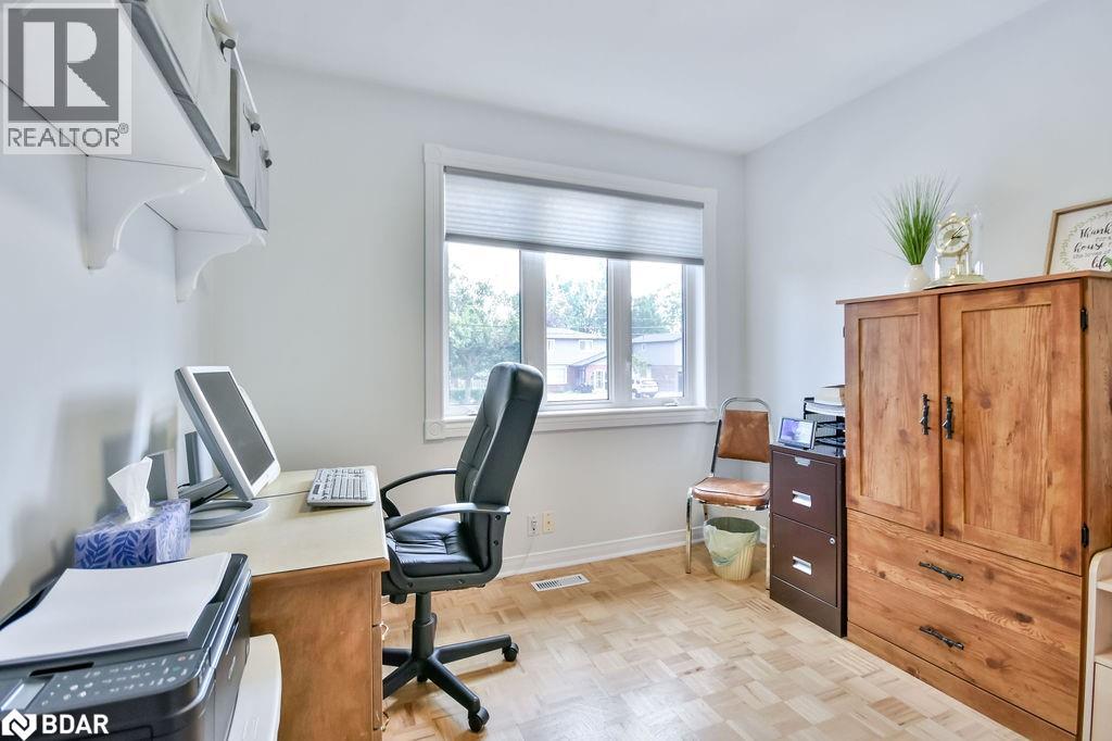 Photo 18 of 80 Cundles Road E, Barrie ON