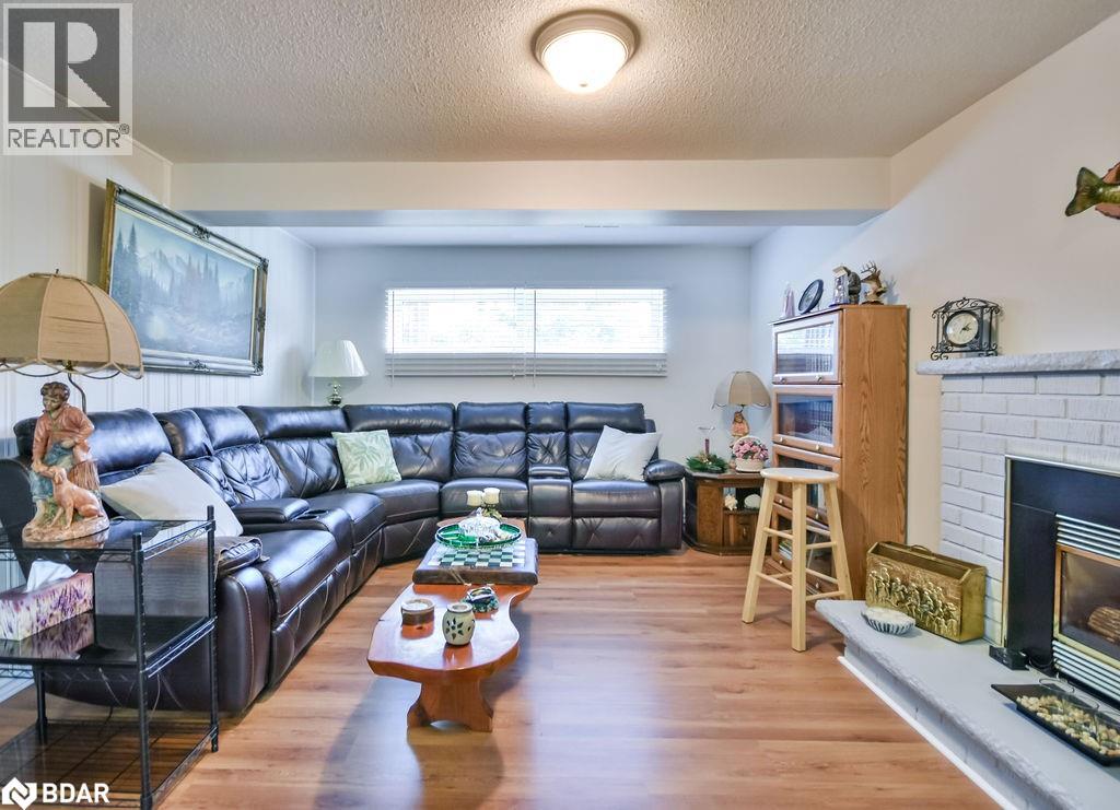 Photo 23 of 80 Cundles Road E, Barrie ON