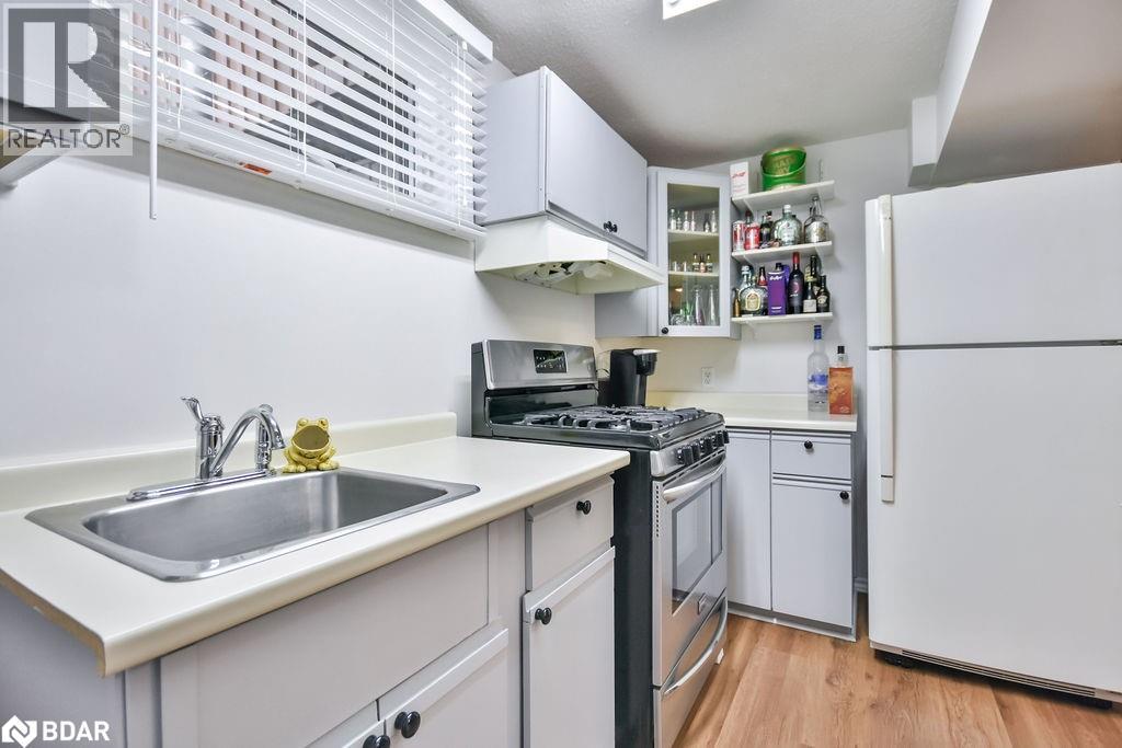Photo 26 of 80 Cundles Road E, Barrie ON