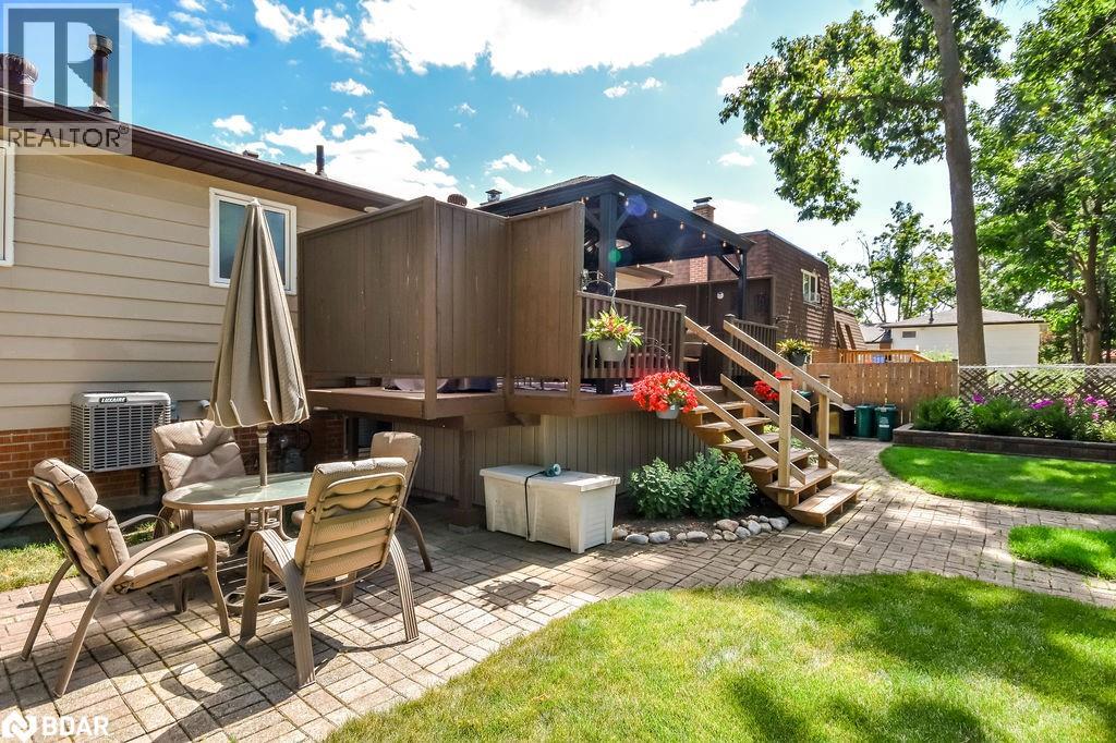 Photo 36 of 80 Cundles Road E, Barrie ON