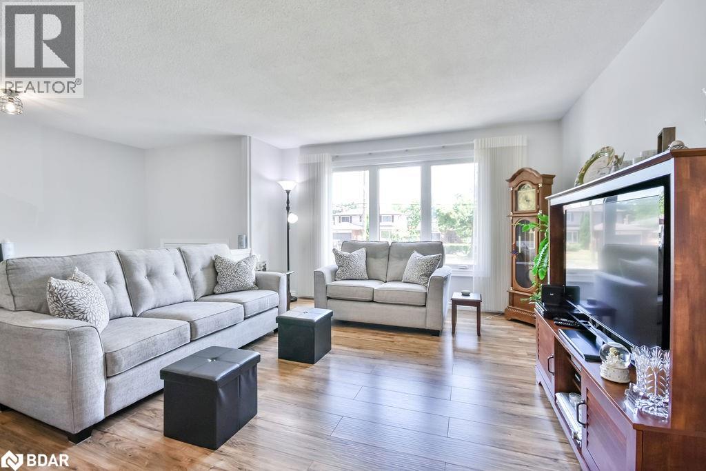 Photo 7 of 80 Cundles Road E, Barrie ON