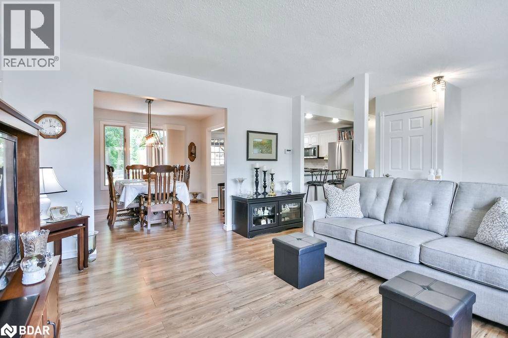 Photo 8 of 80 Cundles Road E, Barrie ON