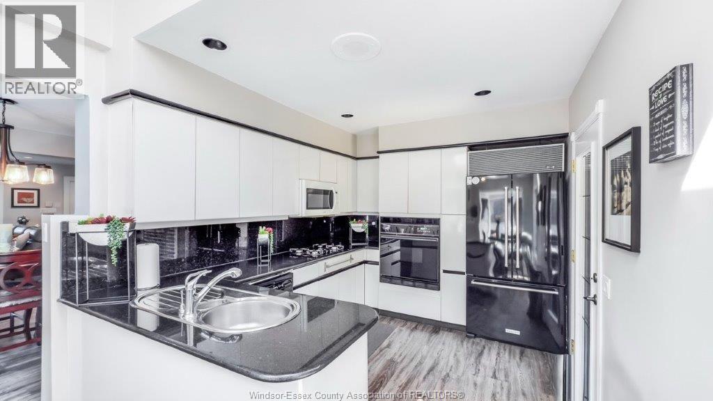 Photo 13 of 240 Pine, Windsor ON
