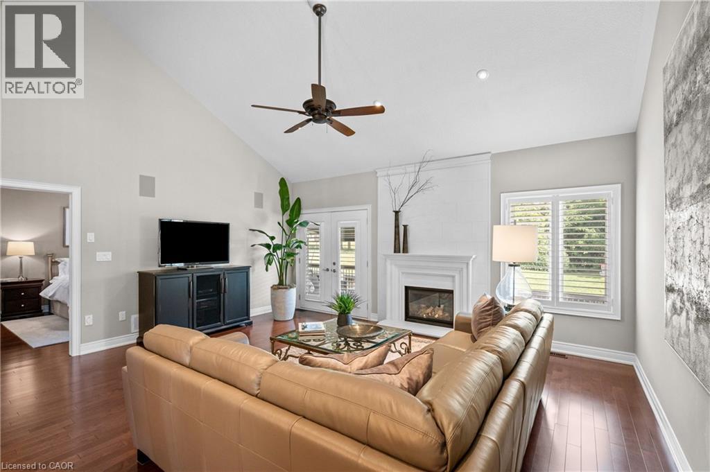 Photo 12 of 36 Toulon Avenue, Ancaster ON