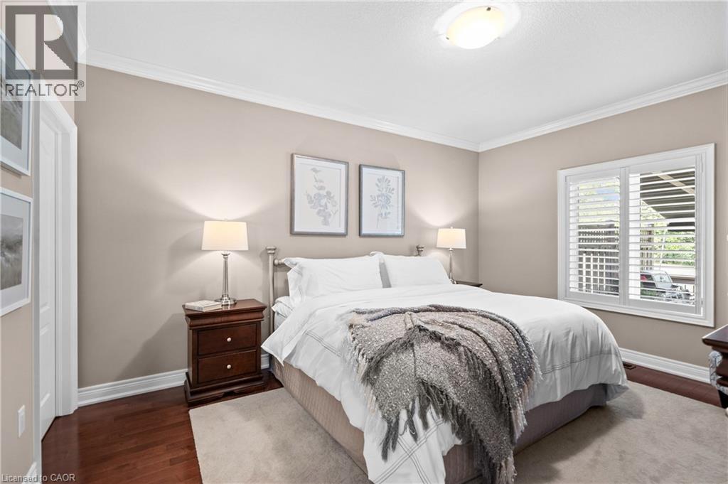 Photo 19 of 36 Toulon Avenue, Ancaster ON