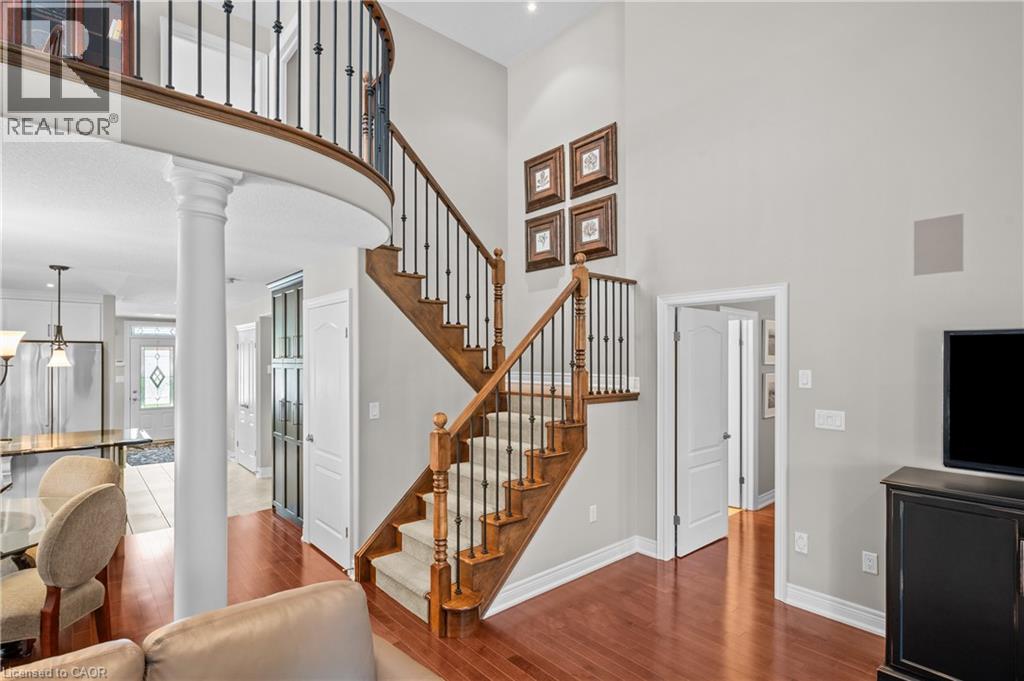 Photo 26 of 36 Toulon Avenue, Ancaster ON