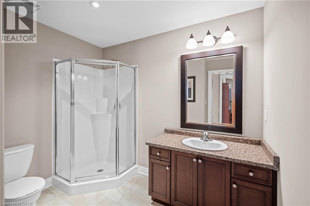Photo 32 of 36 Toulon Avenue, Ancaster ON