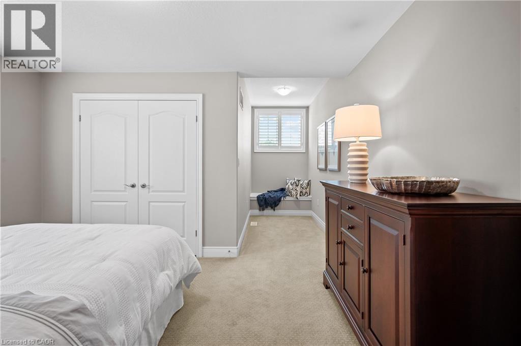 Photo 33 of 36 Toulon Avenue, Ancaster ON