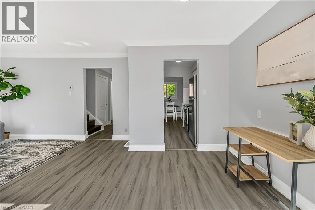 Photo 11 of 125 Limeridge Road W Unit 8, Hamilton ON