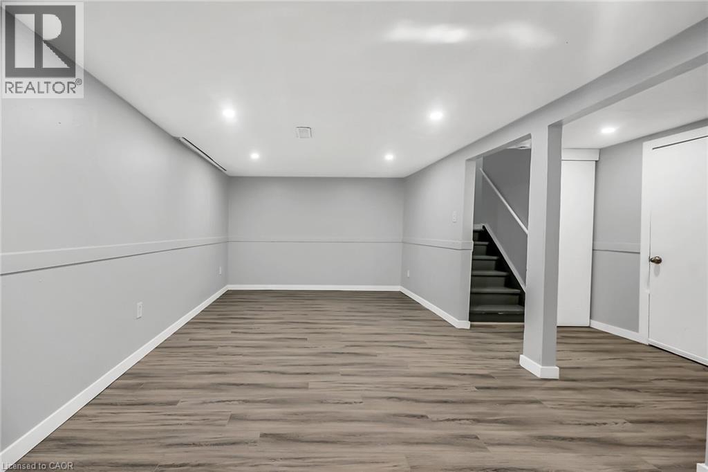 Photo 32 of 125 Limeridge Road W Unit 8, Hamilton ON
