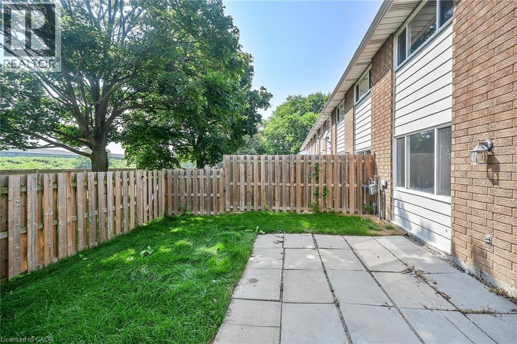 Photo 36 of 125 Limeridge Road W Unit 8, Hamilton ON