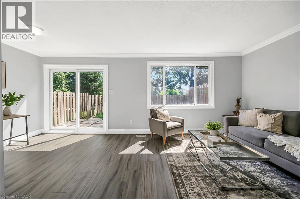 Photo 5 of 125 Limeridge Road W Unit 8, Hamilton ON