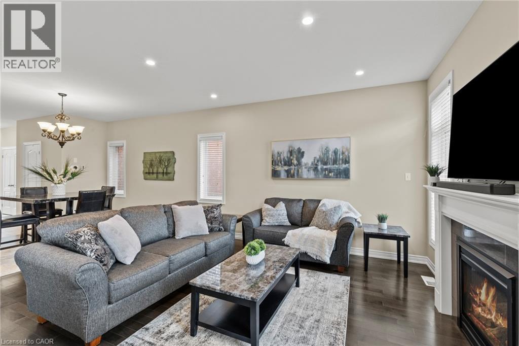 Photo 17 of 67 Whittington Drive, Ancaster ON