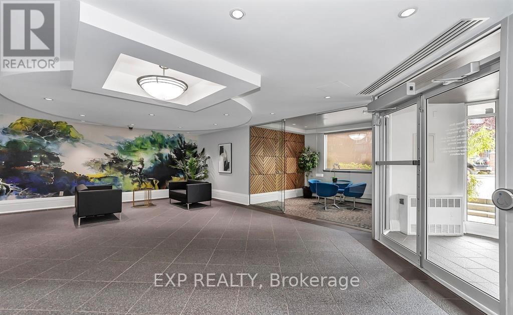 Photo 2 of 1106 429 Somerset Street W, Ottawa ON