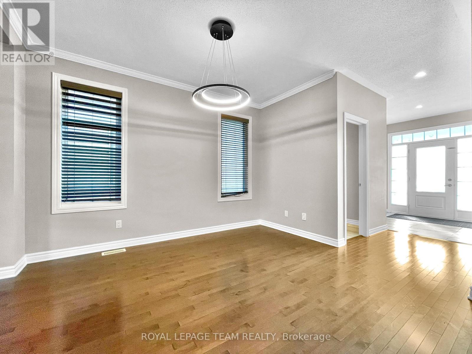 Photo 17 of 670 Decoeur Drive, Ottawa ON