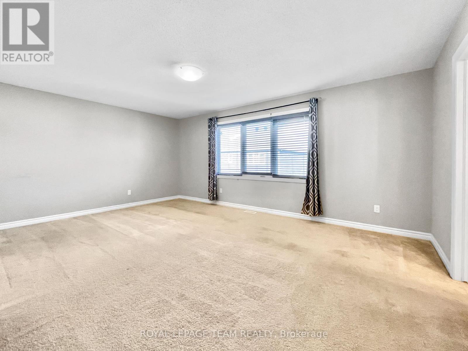 Photo 22 of 670 Decoeur Drive, Ottawa ON