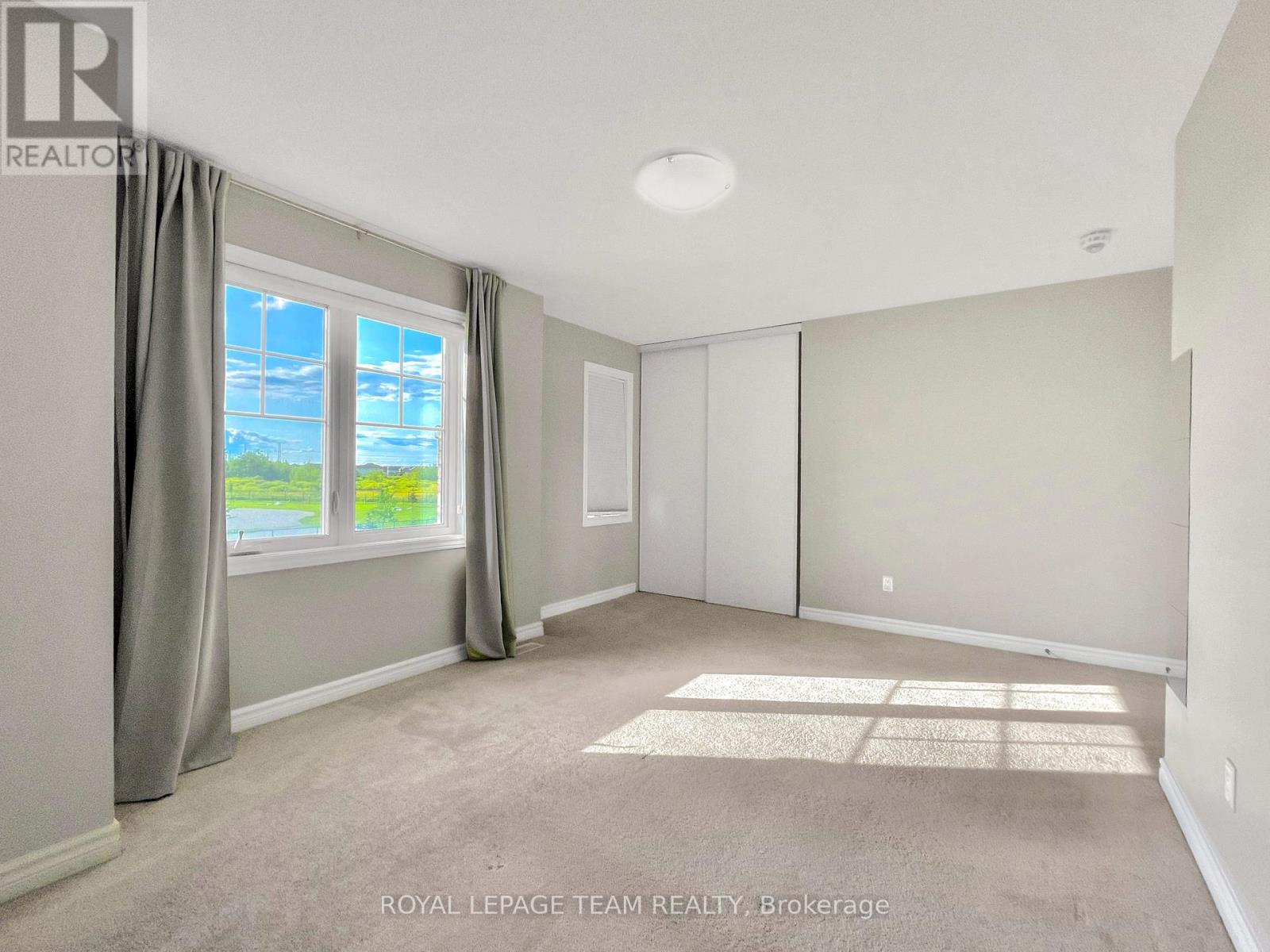 Photo 27 of 670 Decoeur Drive, Ottawa ON