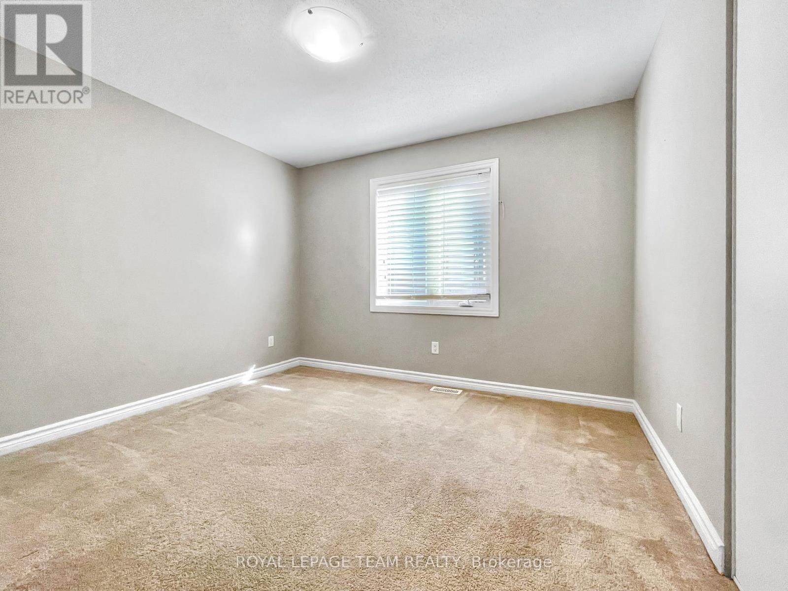 Photo 29 of 670 Decoeur Drive, Ottawa ON