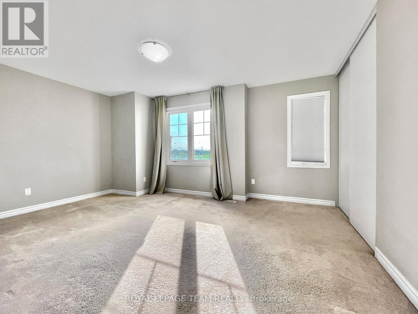 Photo 28 of 670 Decoeur Drive, Ottawa ON
