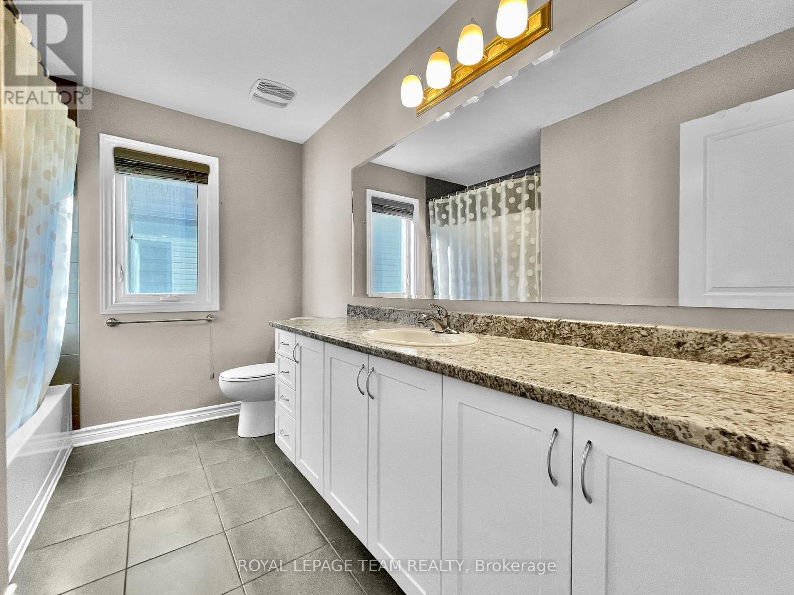 Photo 32 of 670 Decoeur Drive, Ottawa ON