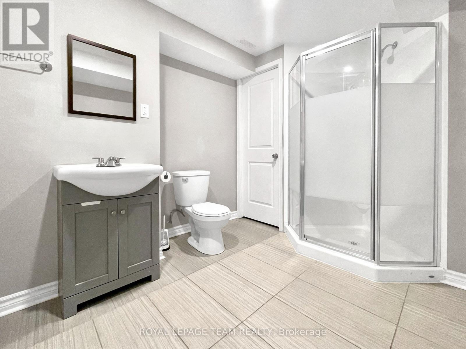 Photo 41 of 670 Decoeur Drive, Ottawa ON