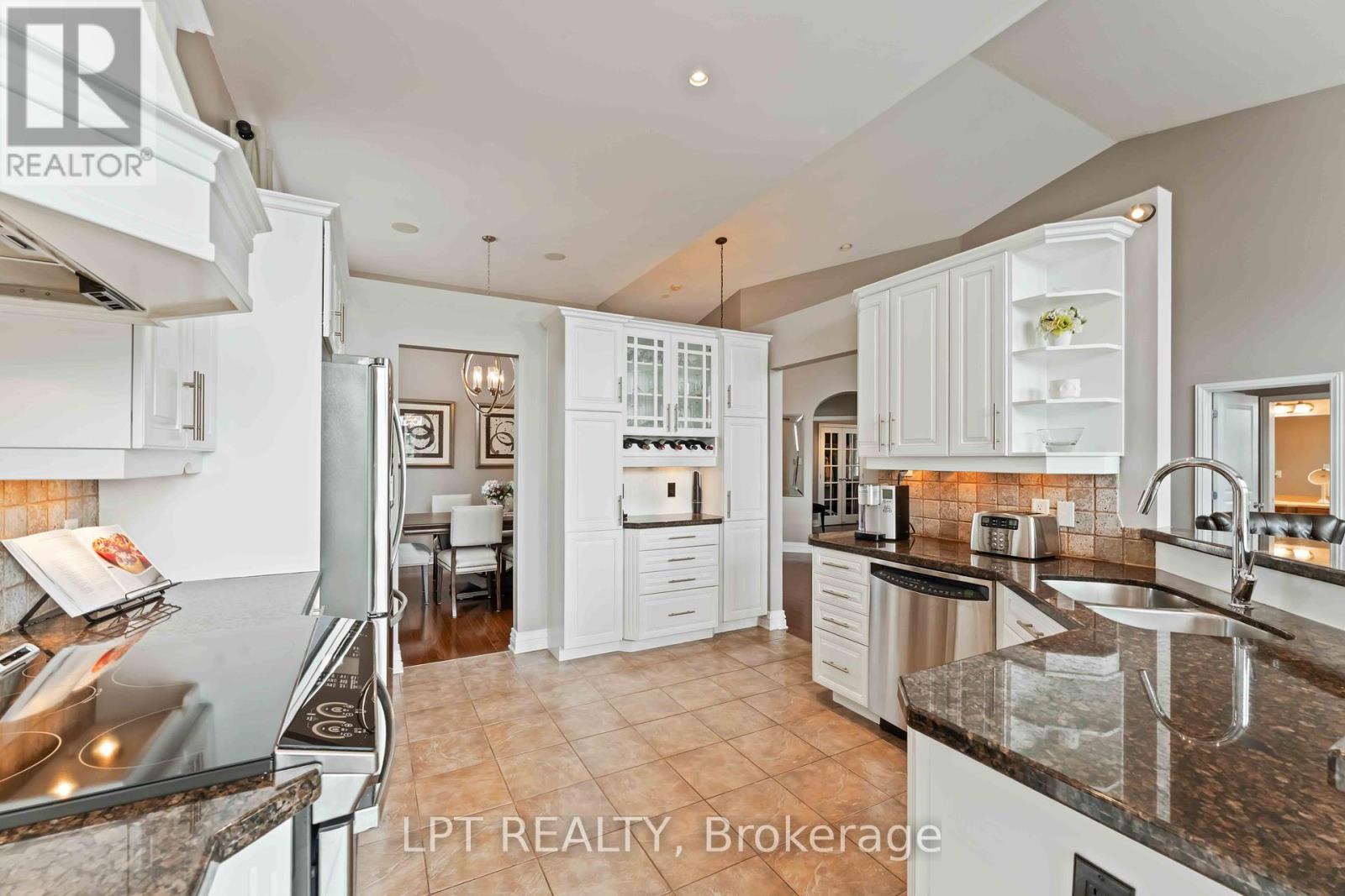 Photo 12 of 156 Riverstone Drive, Ottawa ON