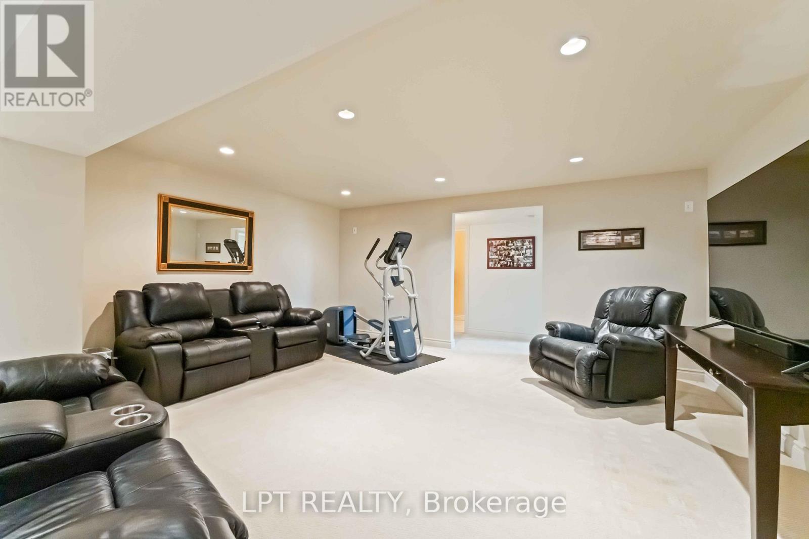 Photo 31 of 156 Riverstone Drive, Ottawa ON